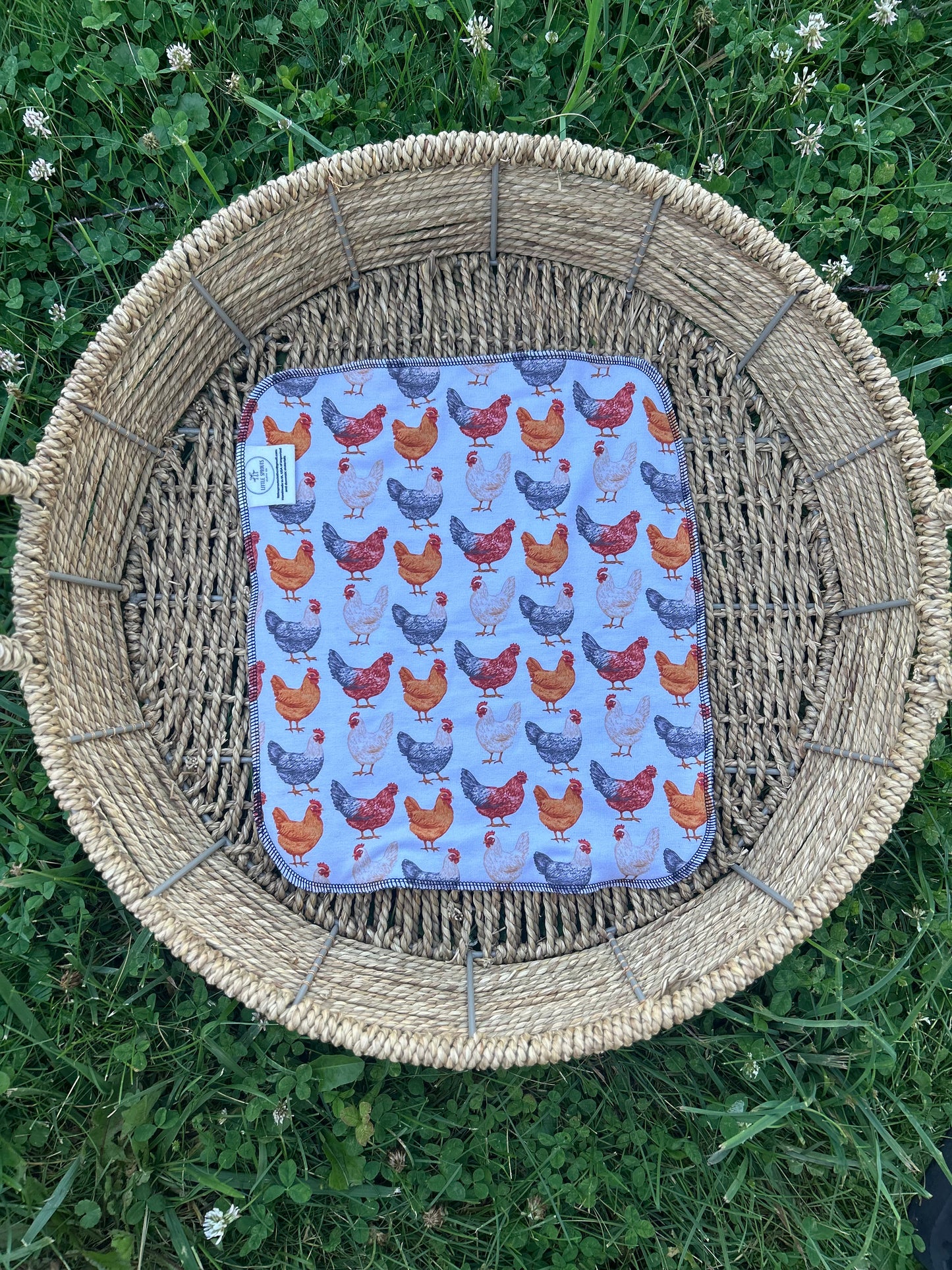 Bamboo Hemp Trifold - Barnyard Chickens