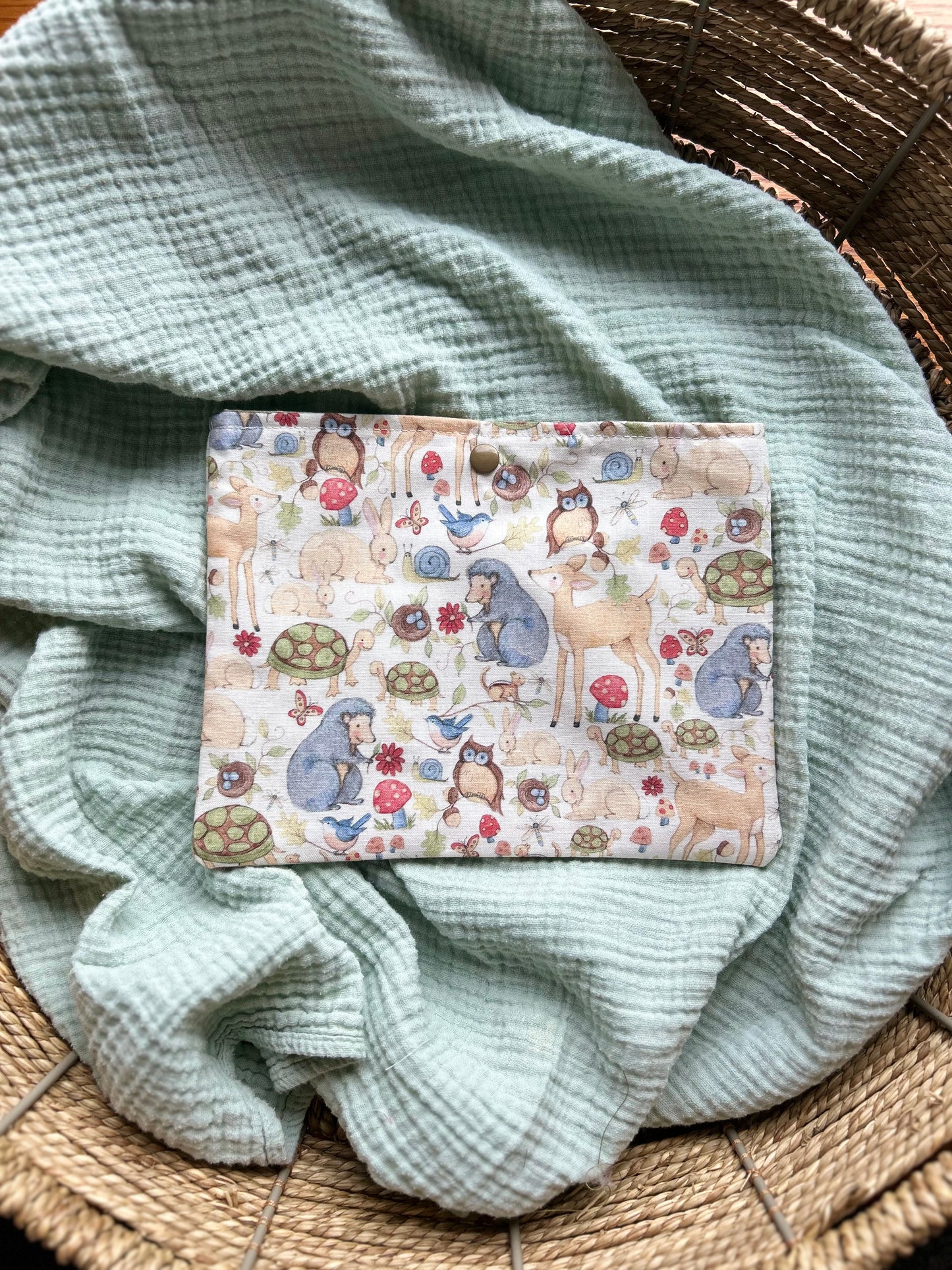 Forest Meeting Pouch